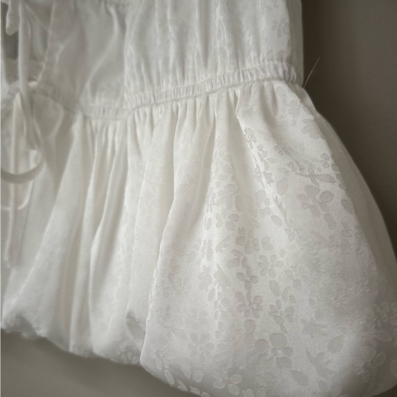 ASTR Women's Silky Floral Puff Sleeve Front Tie Blouse - Picture 4 of 7